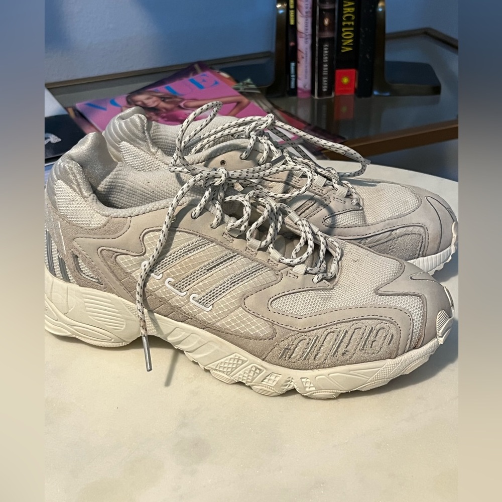 Like new Adidas White Torsion sneakers